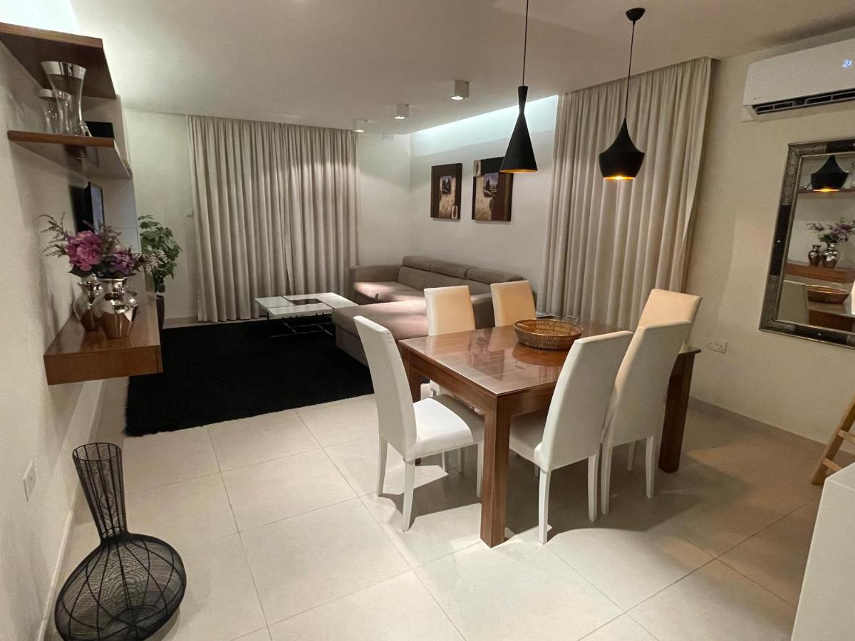 Deluxe Apartment With Pool In The Heart Of St Pauls Bay St. Paul's Bay Exterior photo